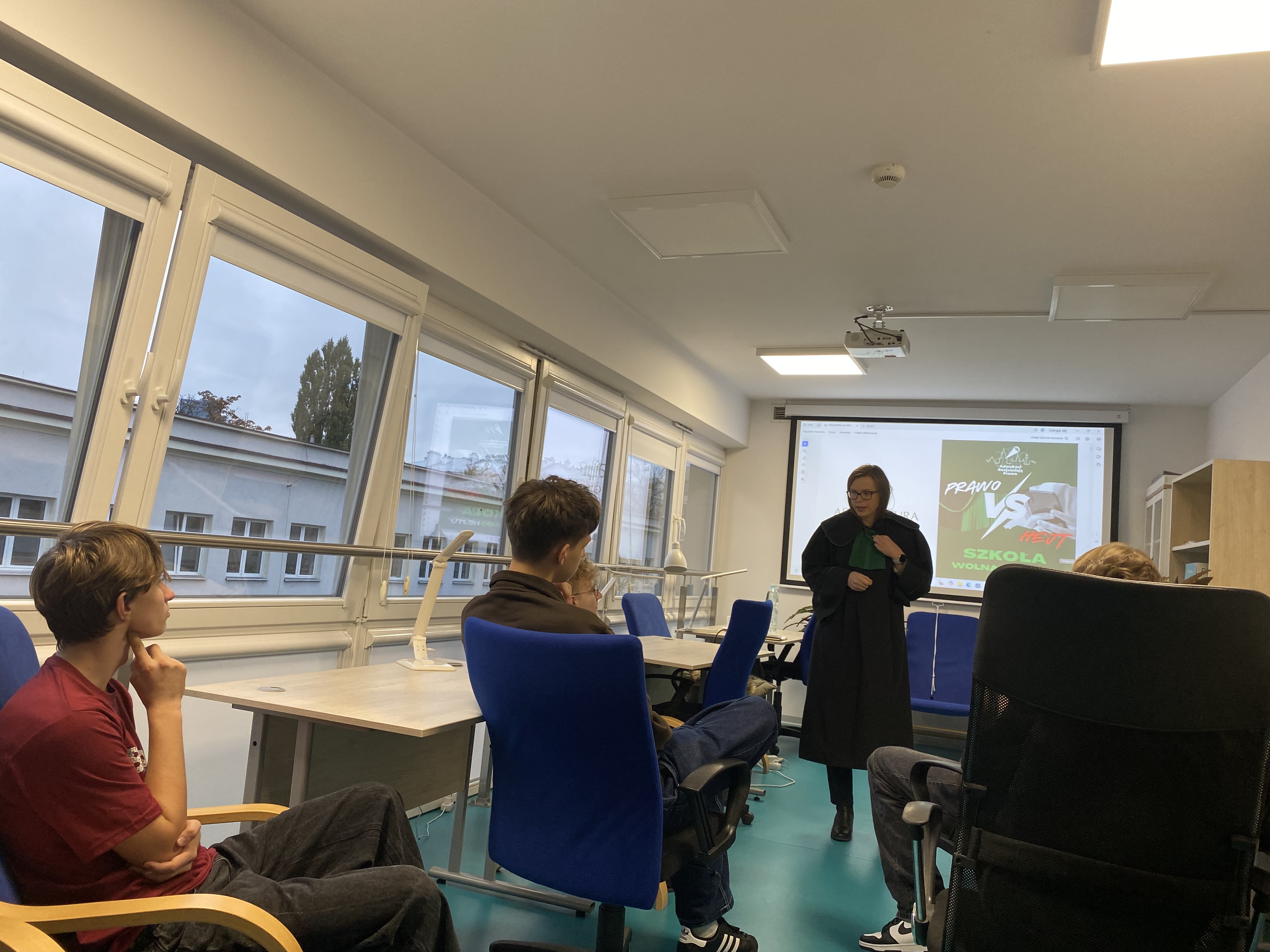 uczestnicy z gościem